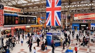 A Walk Through The London Victoria Station London England [upl. by Fleta741]